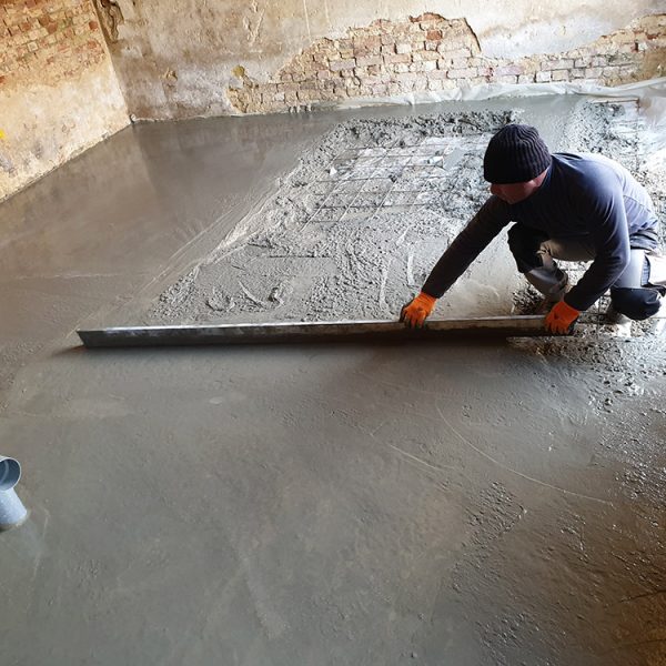 Création d'une dalle béton, coulage du béton - 03