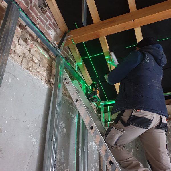 Pose de ferraille pour les murs montant M48 et Rail R48