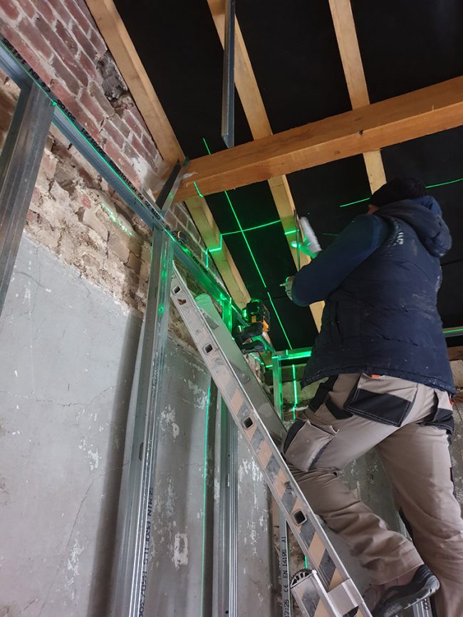 Pose de ferraille pour les murs montant M48 et Rail R48