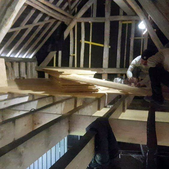 Préparation pour la pose d'un plancher en OSB sur bande résiliente