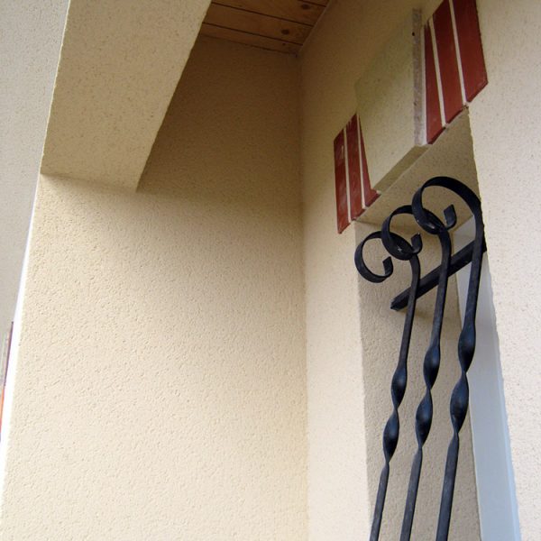 Installation de grille de protection en fer forgé