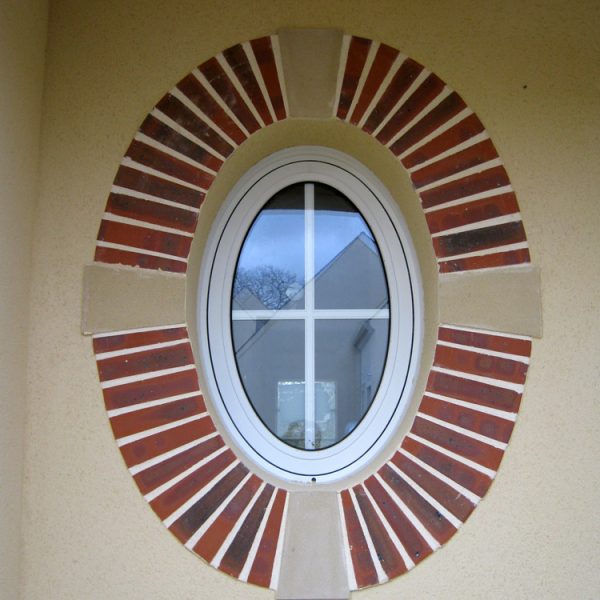 Création d'une oeil de boeuf avec plaquette brique et clé de voute en pierre