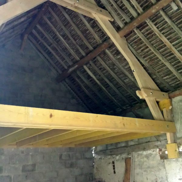 4 - Travaux de charpente et de toiture vélux (fenêtre de toit) solin